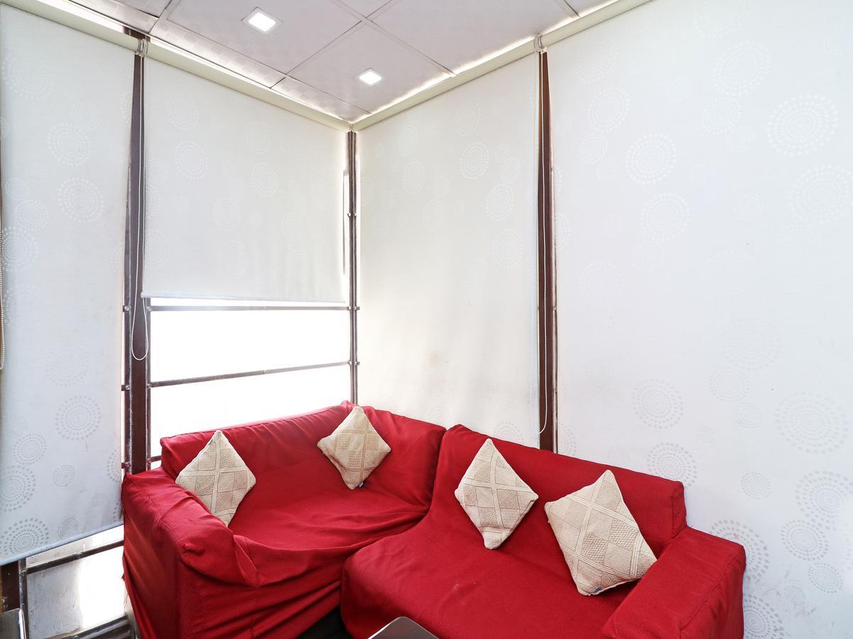 Oyo 13451 Star Corporate Avenue Hotel นิวเดลี ภายนอก รูปภาพ