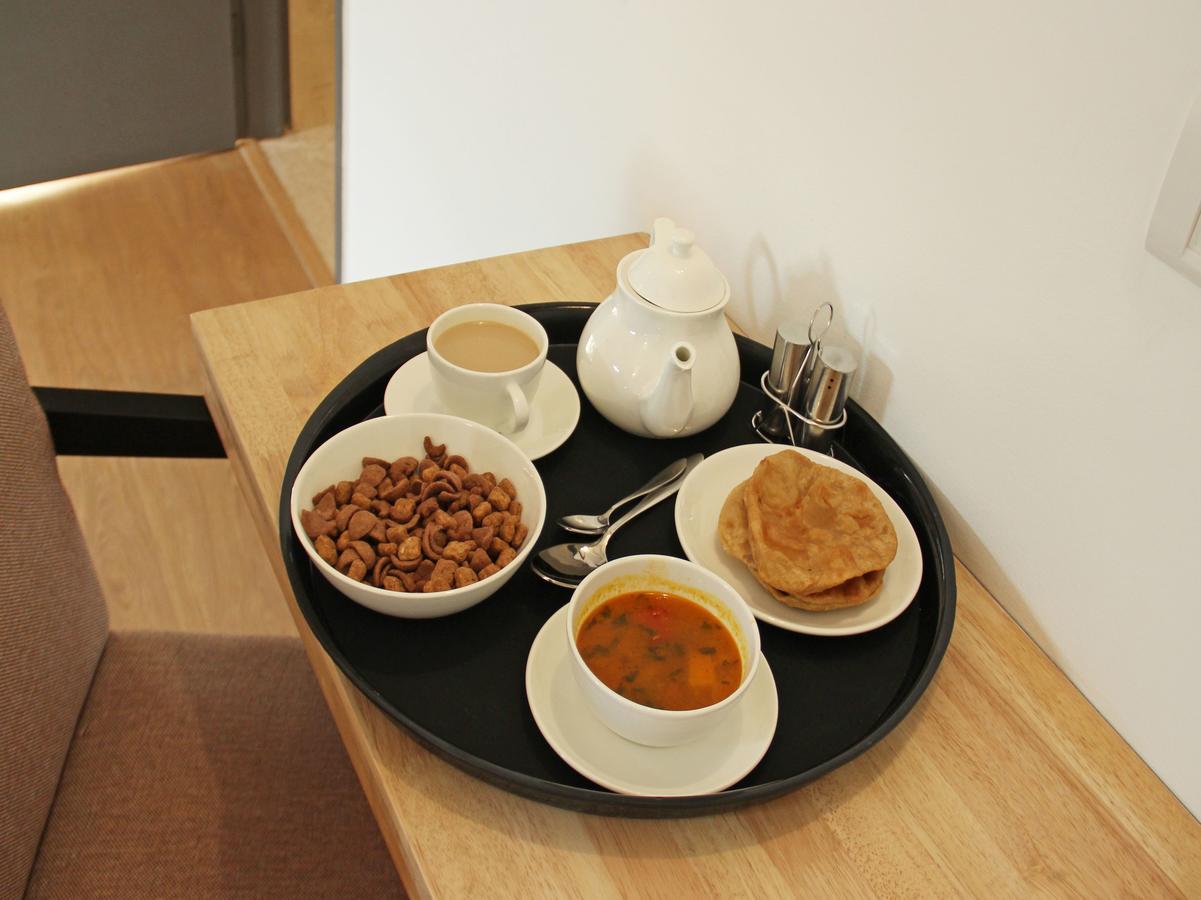 Oyo 13451 Star Corporate Avenue Hotel นิวเดลี ภายนอก รูปภาพ