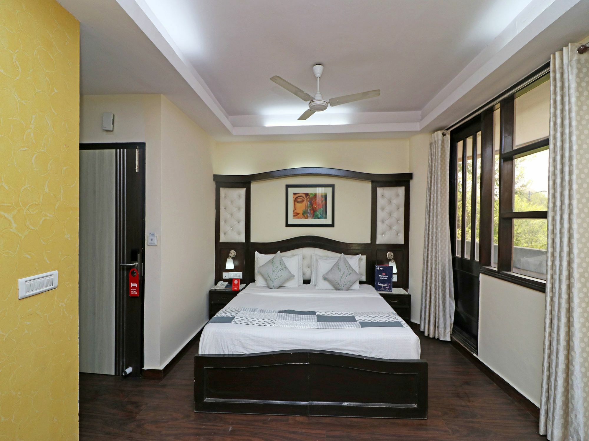 Oyo 13451 Star Corporate Avenue Hotel นิวเดลี ภายนอก รูปภาพ